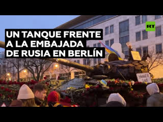 Retiran de berlín el tanque ruso destruido que fue colocado a petición de activistas pro ucrania