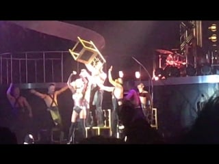 Britney spears live in concert japan tour freakshow⁄do somethin