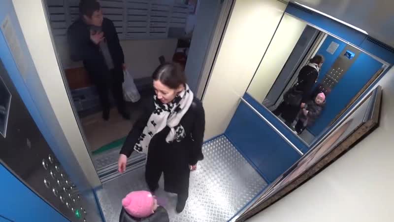 Попала porn video – Реакция людей на портрет путина в лифте попала на скрытую камеру