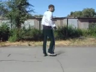 Привет меня зовут санек я пол года занимаюсь паркуром !