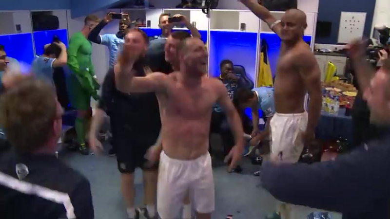 Dressing room status quo for pablo zabaleta best bits