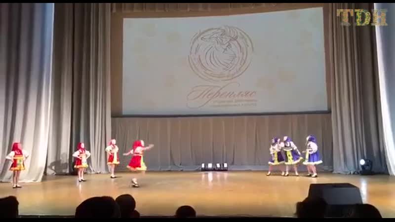 Русский перепляс "подружки вертушки"