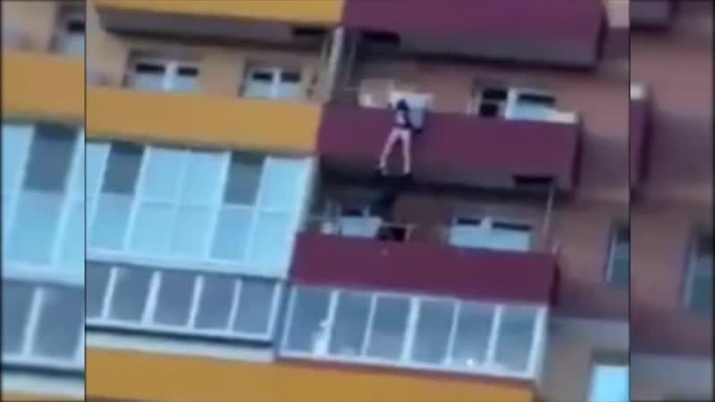 В иркутске сотрудник мчс поймал выпавшую с балкона школьницу
