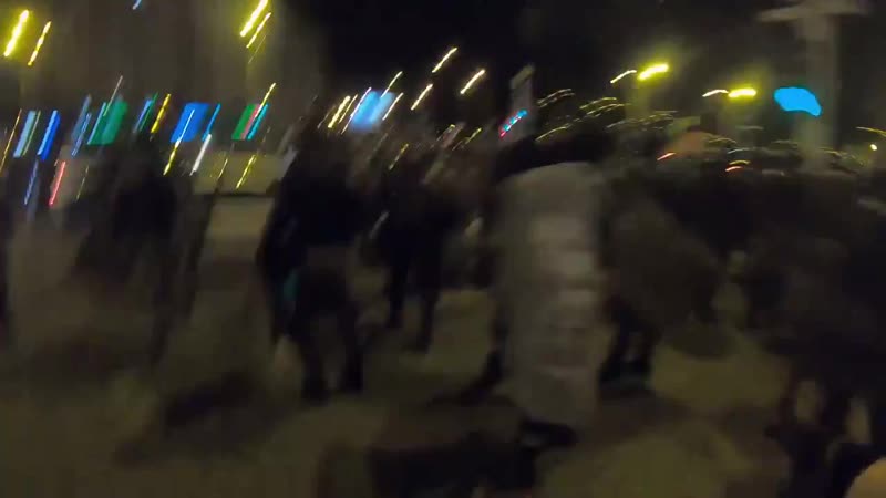Наезд porn video – Автомобиль совершает наезд на белорусский омон