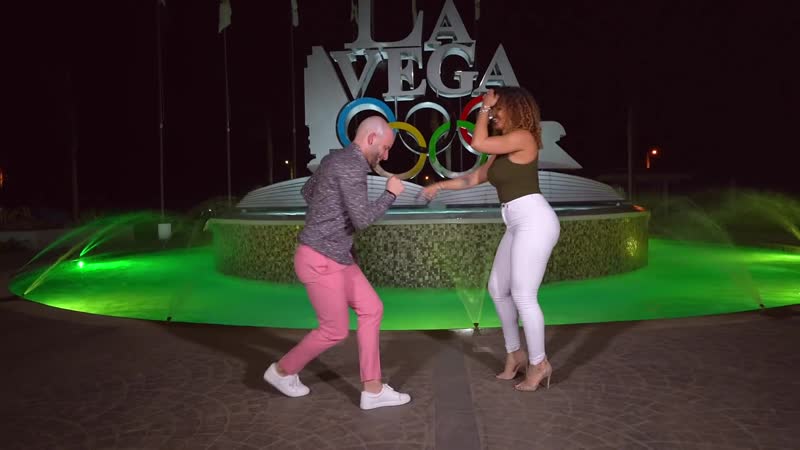 Ataca x alemana bachata dance [ cupido está solo grupo extra touch]