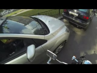 Девушка на байке наказывает свиней!