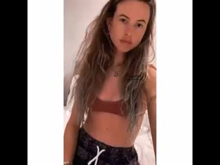 Morning high brightness behati behatiprinsloo angelbehati behatiprinsloolevine model b ( 640 x 640 ) mp4