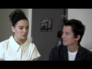 Enders game asa butterfield hailee steinfeld on how theyd do in the battle room