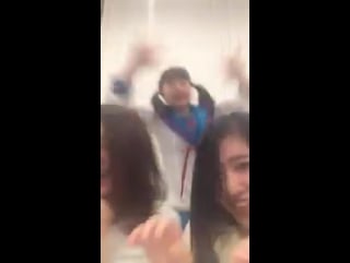 Iida raura with her friends