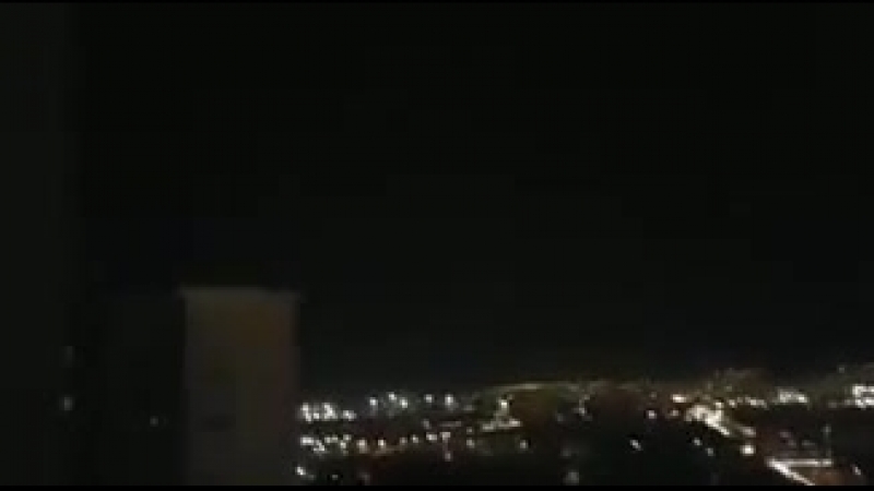 Вертолет ведет огонь во время военного переворота в, турция 15 июля 2016 г