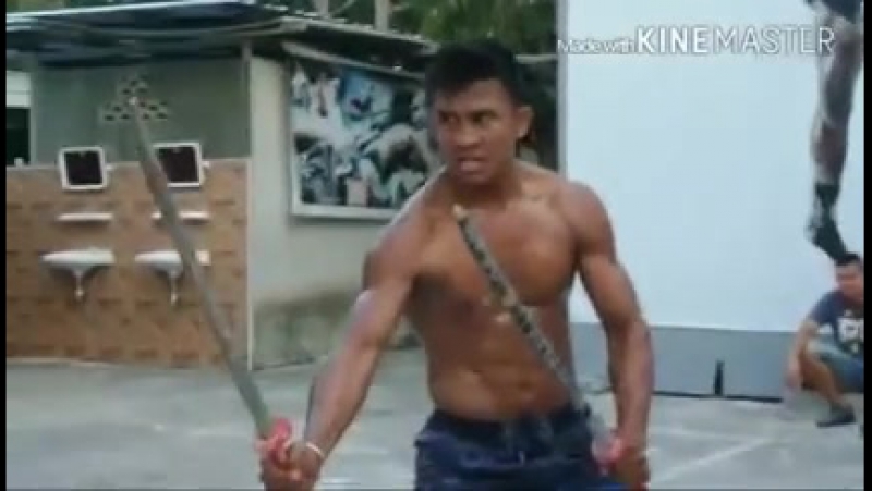 Буакав развлекается!