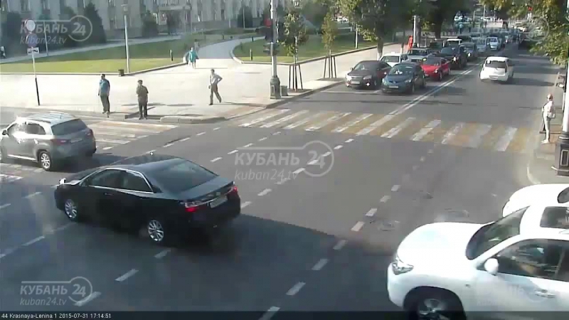Полицейский наверное наложил кирпичей