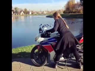 Мотоциклистки motociclisti (девушки красотки секси pretty girls sexy)