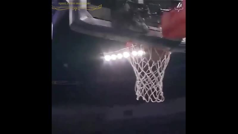 Кобе творит чудеса левой рукой