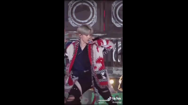 Господь как же мне нравятся эти кофты 🤤