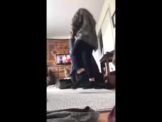 Офигеть, ковер на стене у америкосов (vhs video)