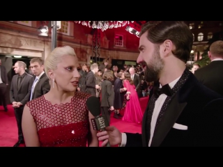 2015 // lady gaga > british fashion awards [tapis rouge]