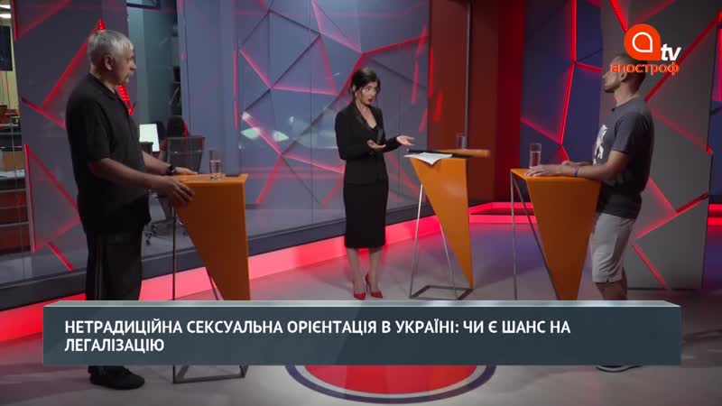 Фашист дмитрий корчинский облил водой петуха фашиста главу объединения пидар08 военных и волонтеров виктора пилипенко