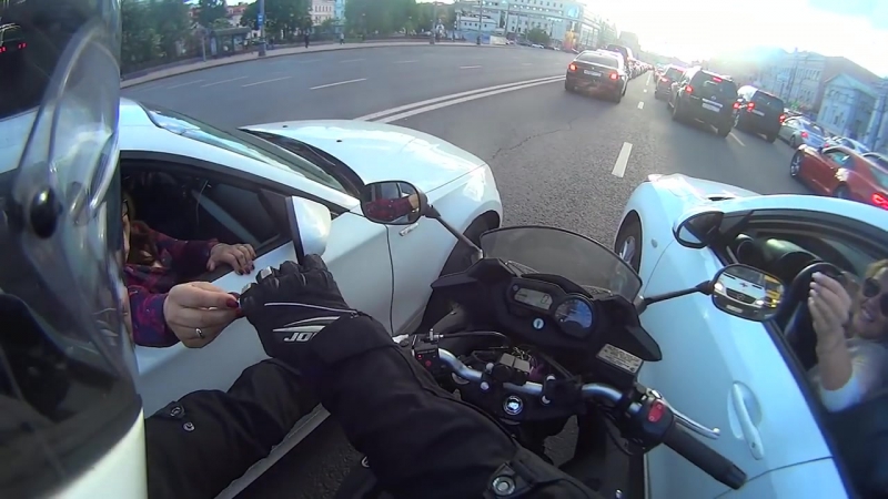 Передайте сигаретку пожалуйста )))