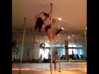 Vertical butt hold by michelle shimmy