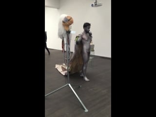 Cléo totti metaplasmos ‘the silver man wearing the royal mantle living sculpture 2016 @smak gent belgium hd