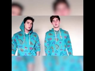 Chet eldagi rus ayollari ishtirokidagi porno Sohilda nipellar chiqib turadi