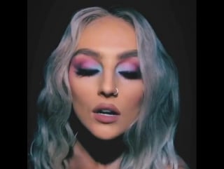 For all your cotton candy/mermaid/everyday life makeup inspo needs 🍬 | 🔁 @perrieedwards 💕