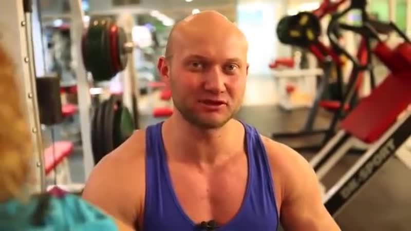 Прокачиваем ягодицы девушке толчок пяткой в жиме ногами