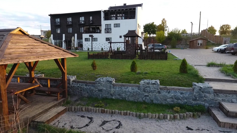 Ласкаво просимо до готельно ресторанного комплексу скриня!