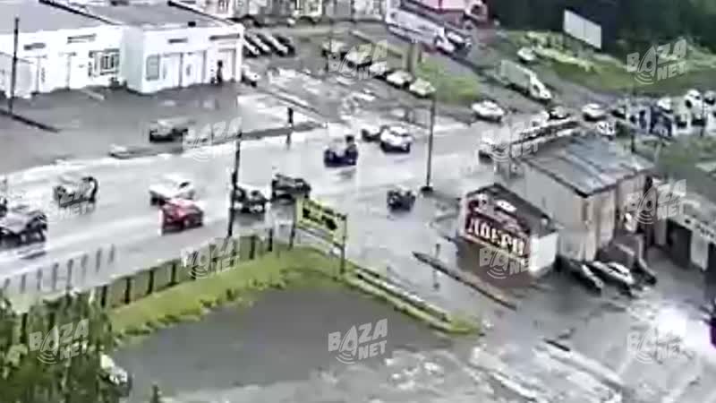 Дтп с лосем в центре вологды