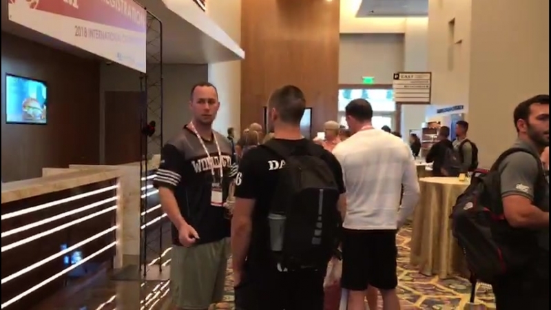 Лекция никки стоун (nikki stone) на world gym convention