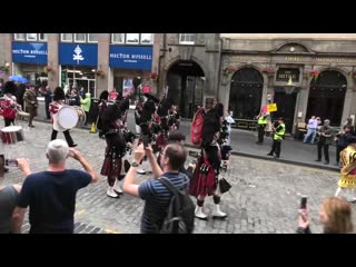 20th anniversary scottish parliament escort to the crown scots guards, royal mile 2019 [4kuhd]