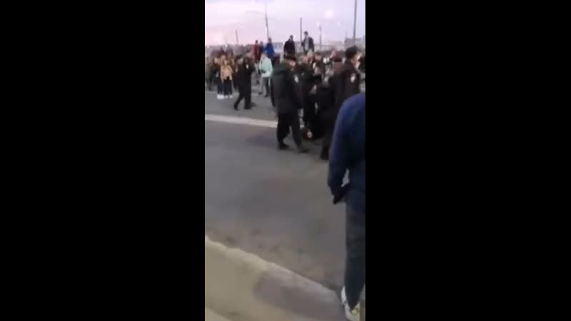 Лужники porn video – В парке лужники полиция отметелила молодые 3 часть