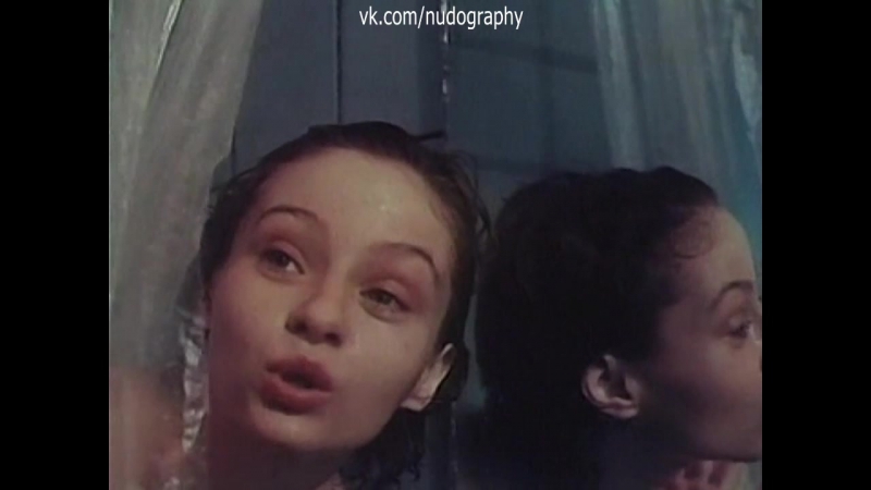 Евгения добровольская голая в фильме "молодые" (1991, станислав раздорский)