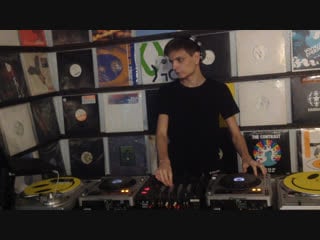 Dj vojo deep house set (live )