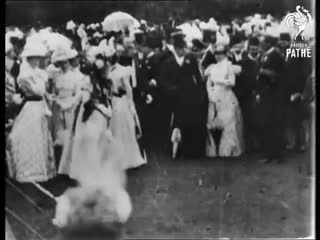 Queen victoria arrives at a royal garden party (1898)