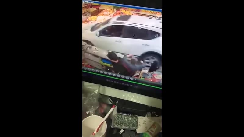 Перепутала педали