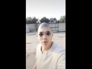 Chinese eggman / egg head singer