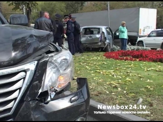 В столкновении lexus и малолитражки во владивостоке пострадали два человека