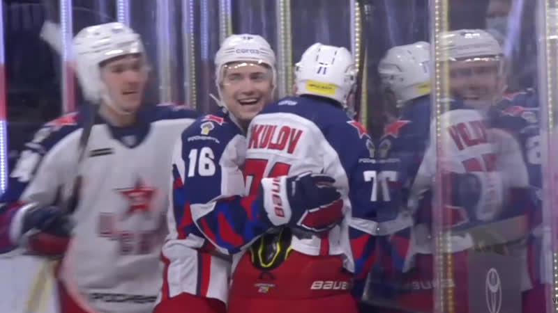 Окулов красиво оставляет плотникову, и тот набирает 400 е очко в карьере