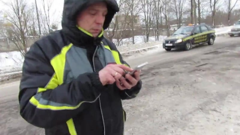 Активисты народного фронта огребли от подрядчика в вязьме(720p)