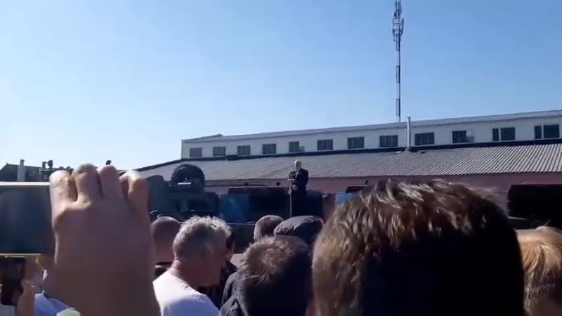 Лукашэнка вырашыў паразмаўляць з працаўнікамі заводу мзкц