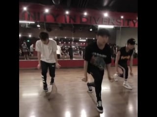 Hoshi & dino & the8 chris brown privacy(dance)