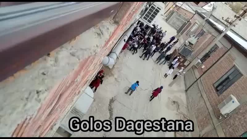 Девушка с колледжа башларова в маршрутке ввела себя как идиотка, и парень с башларова сделал замечание мол раз девушка введи по