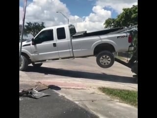 This dickhead refused to just let his truck get towed