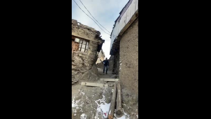 Хабиб нурмагомедов гуляет по улице хабиба нурмагомедова таинственная россия