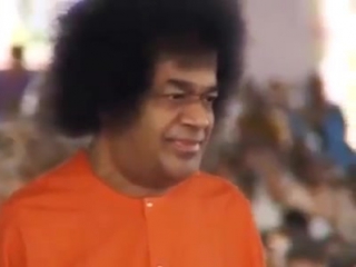 Видео sri sathya sai babaa rare and delightful video to fill our day with bliss, having bhagwan sri sathya sai baba darshans in