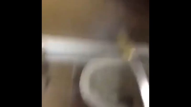 Петарда в туалете взорвалась