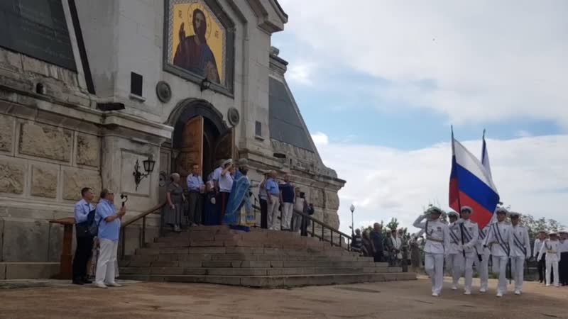 Настоятель свято никольского храма в севастополе отец георгий провёл молебен в честь 150 летия основания храма