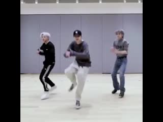 This part with jaehyun, taeyong and jaemin is so satisfying to watch